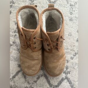 Brown boots neumal style (not Ugg branded)